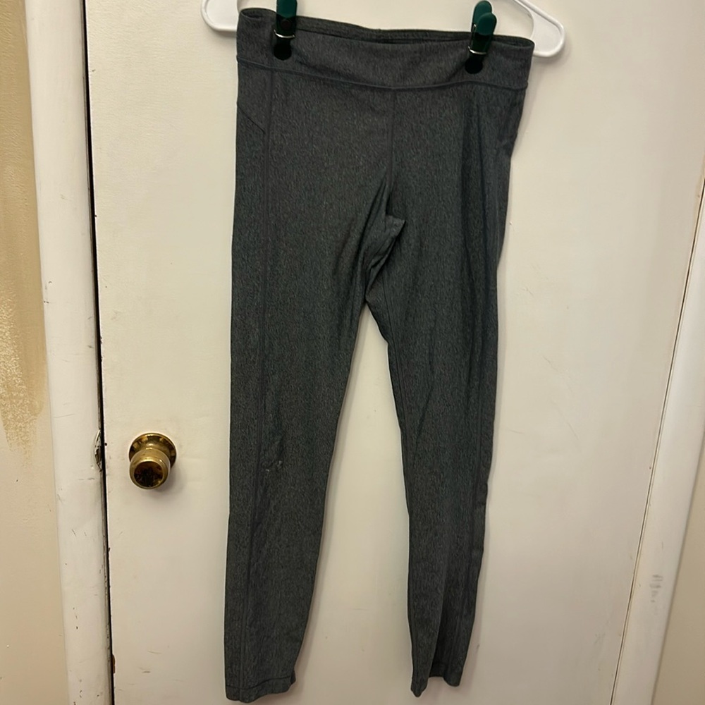 Under Armour Women’s Leggings Grey ~13.5” across top